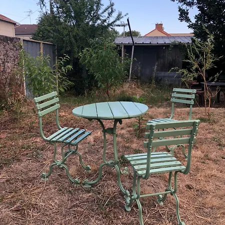 Maison Et Jardin Avec Entree Independante Et Ses 2 Chats 度假居